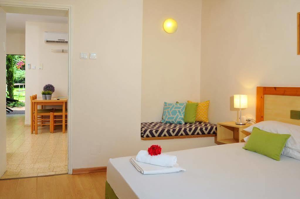 Travel Hotel Eilon Elon Esterno foto